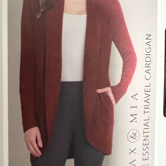 Sweaters - ⭐️ Firm Price ⭐️ Max and Mia essential cardigan